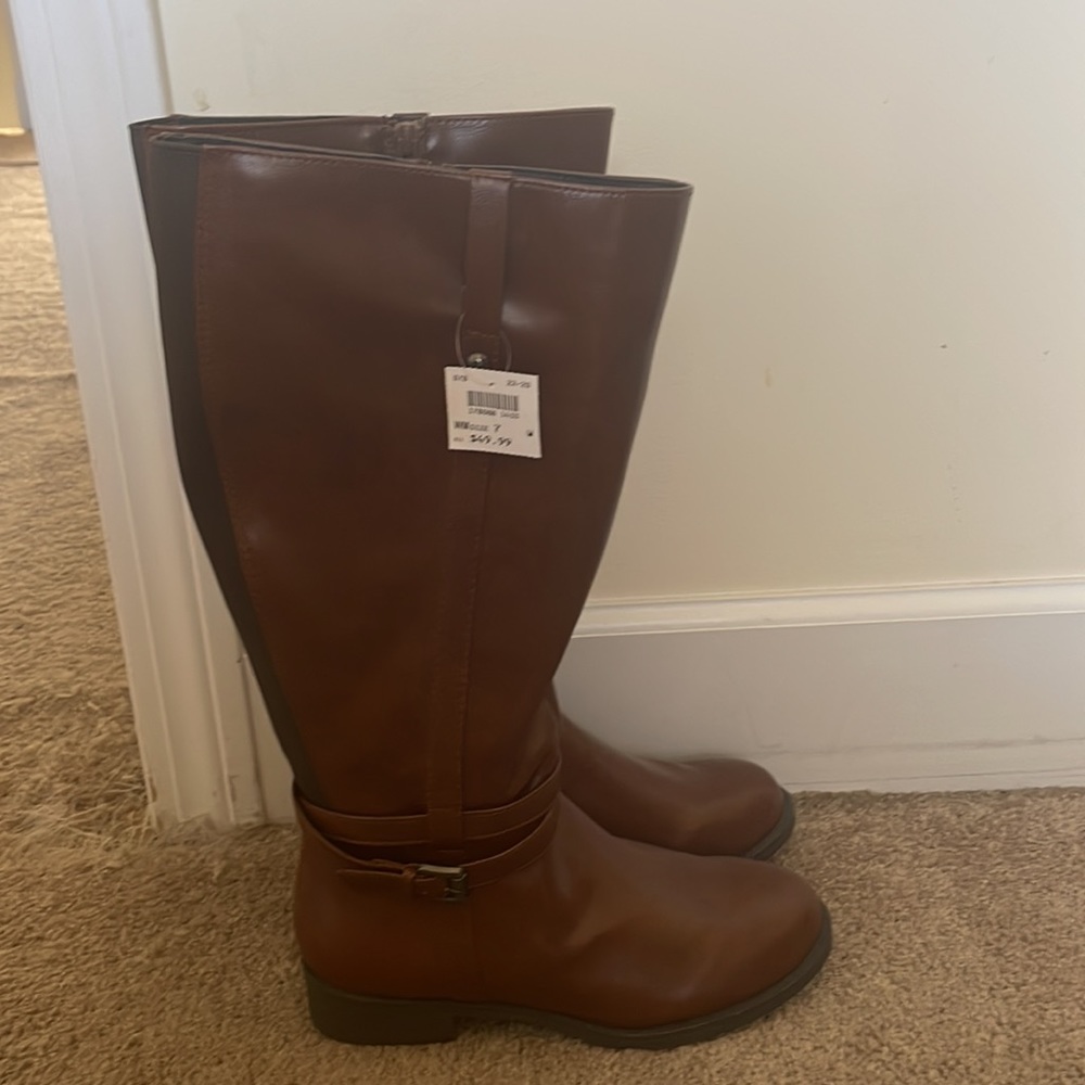 Boots - Picture 3 of 8